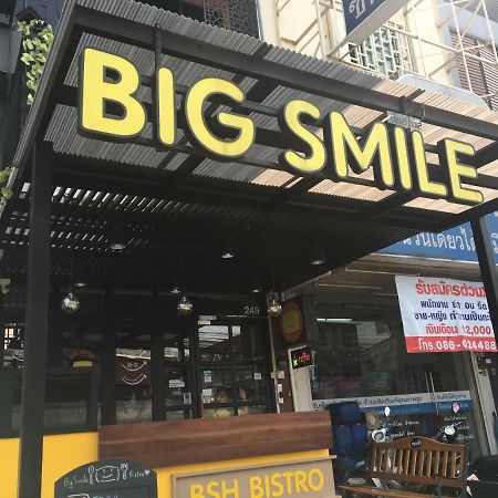 Big Smile Hotel Banguecoque Exterior foto