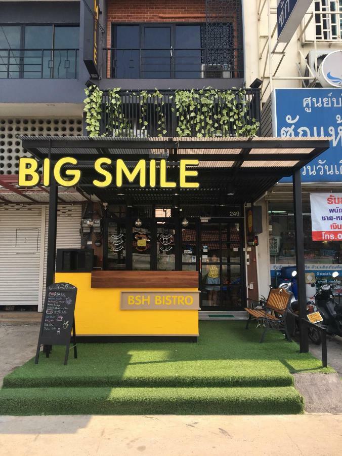 Big Smile Hotel Banguecoque Exterior foto