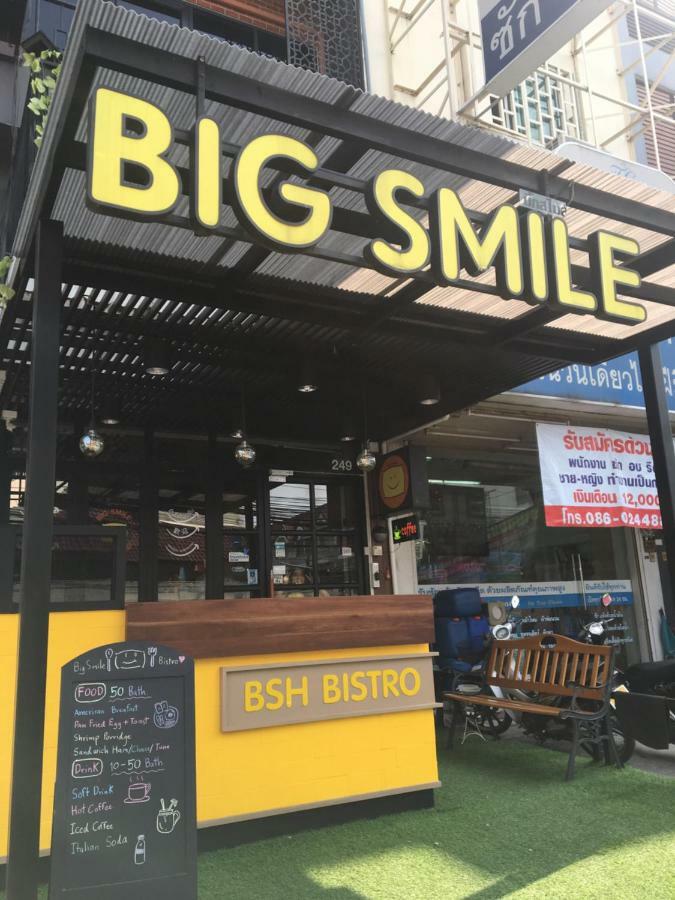 Big Smile Hotel Banguecoque Exterior foto