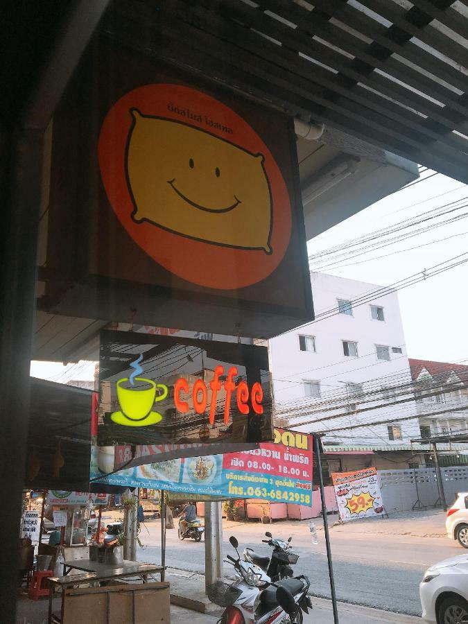 Big Smile Hotel Banguecoque Exterior foto